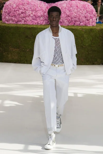 Look 7